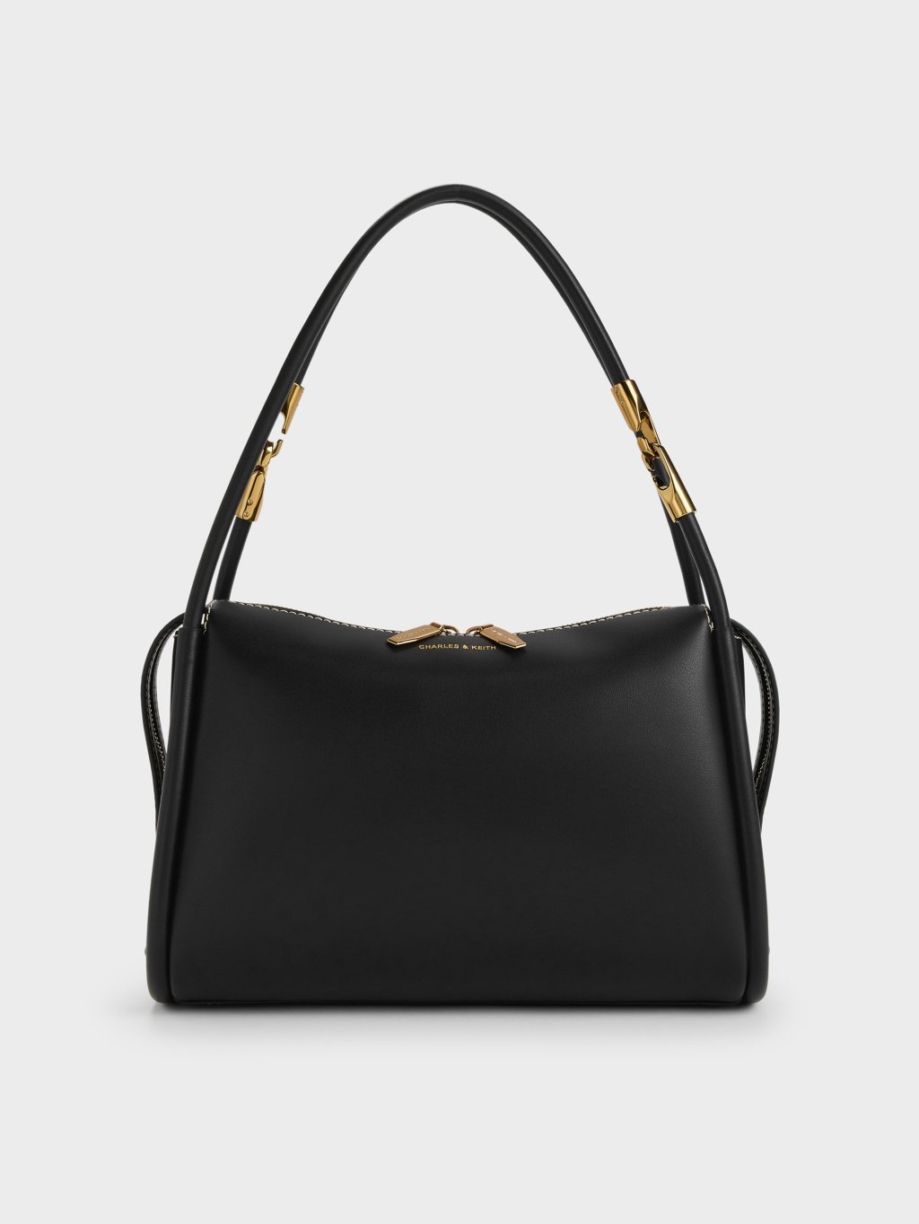 Oversized Shoulder Bag Outfit Ideas for&nbsp;2026