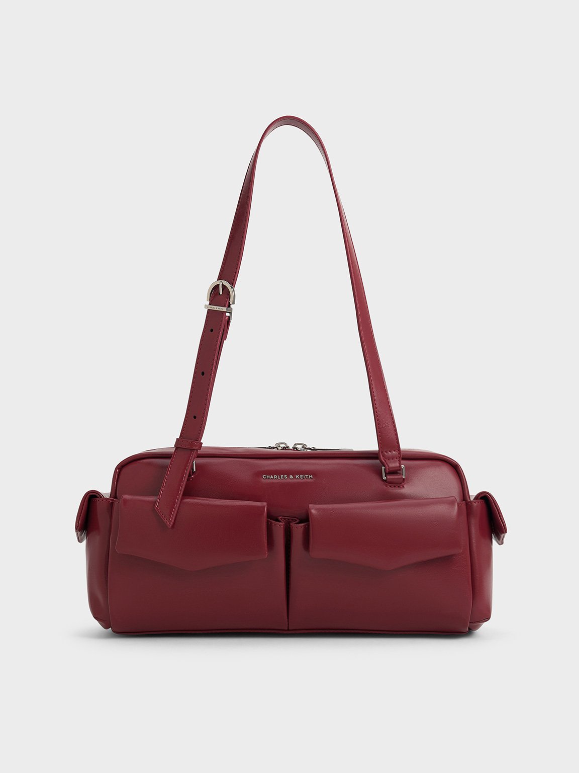 Burgundy shoulder bag styling image