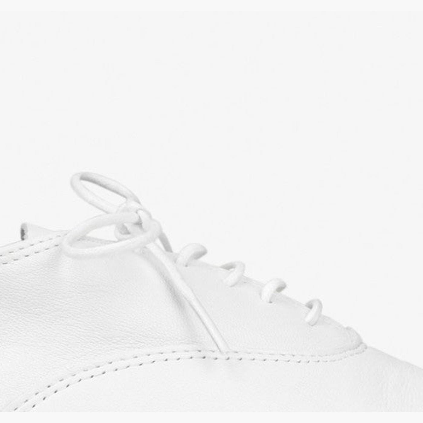 soft white oxford flat laces detail